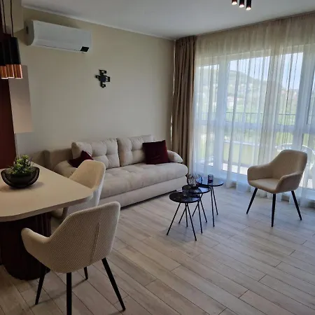 Апартхотел Papaya 4*