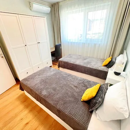 Papaya Aparthotel Varna